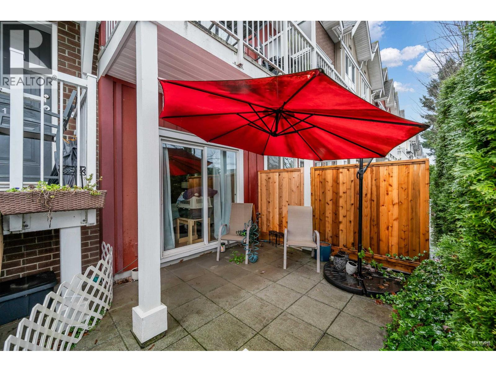 310 1661 Fraser Avenue, Port Coquitlam, British Columbia  V3B 0B6 - Photo 2 - R3075897