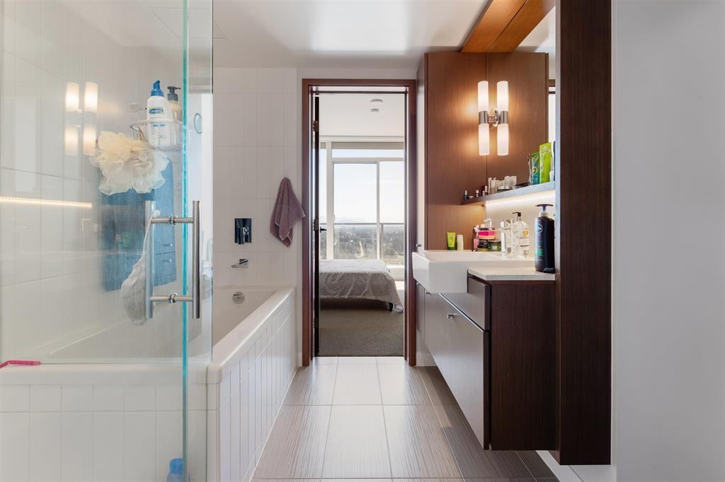 4104 13495 Central Avenue, Surrey, British Columbia  V3T 0K2 - Photo 11 - R3076300