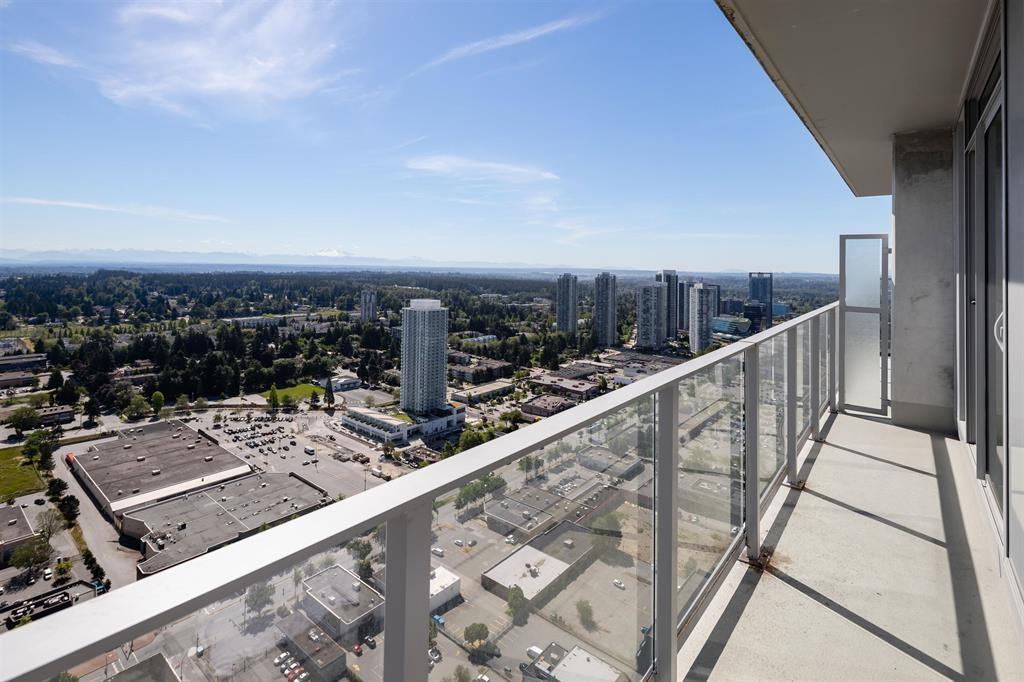 4104 13495 Central Avenue, Surrey, British Columbia  V3T 0K2 - Photo 2 - R3076300