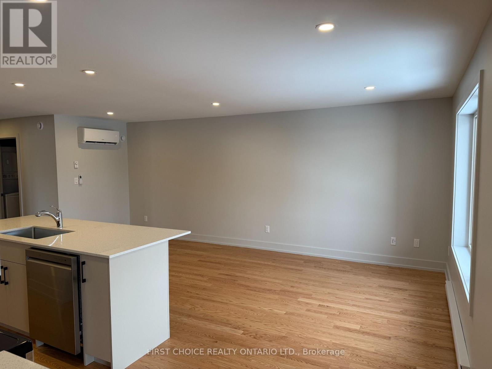 1250 Trenton Avenue, Ottawa, Ontario  K1Z 8J9 - Photo 15 - X12664750