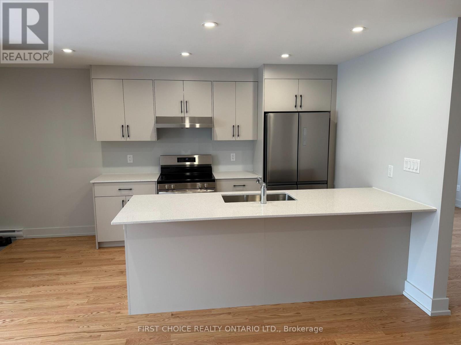 1250 Trenton Avenue, Ottawa, Ontario  K1Z 8J9 - Photo 4 - X12664750