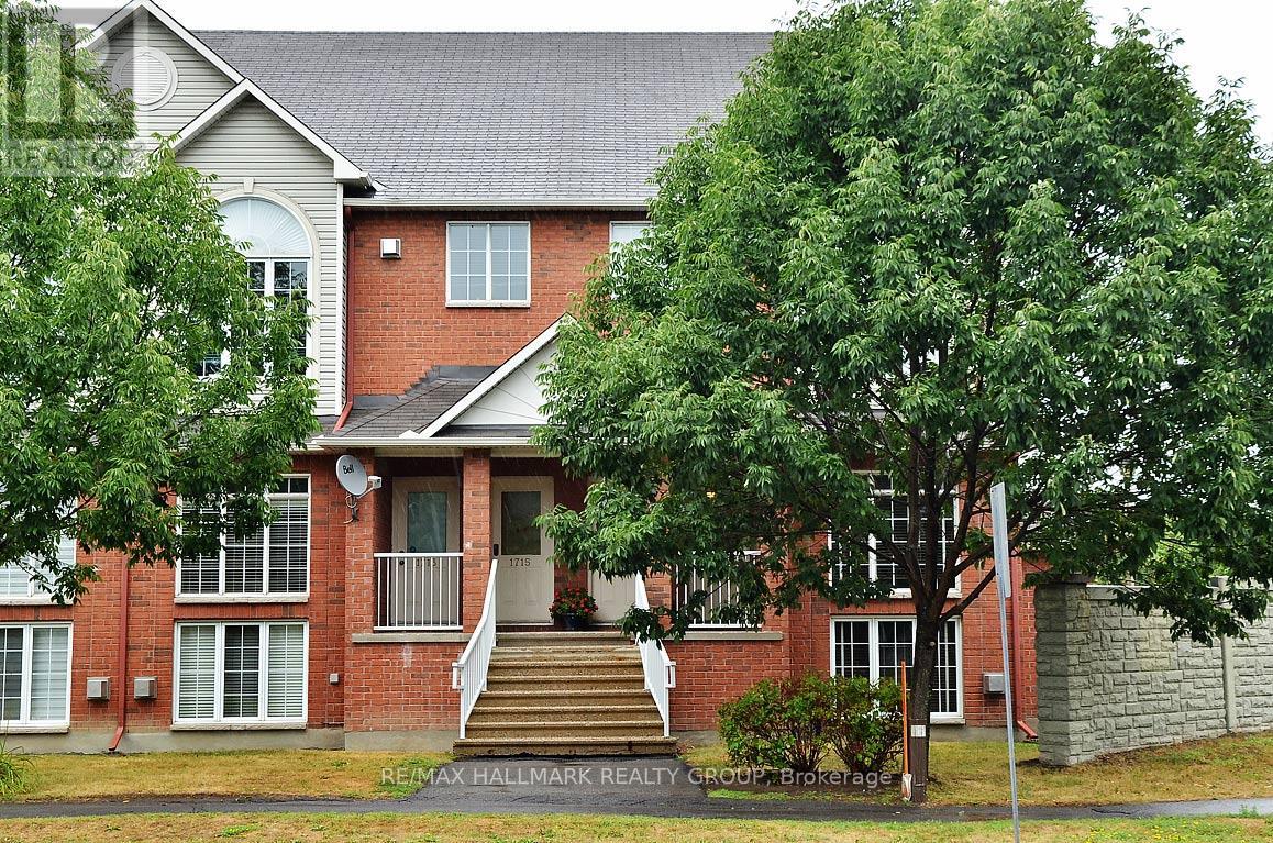 <h3>$2,100 Monthly</h3><p>1717 Blohm Drive, Ottawa, Ontario</p>