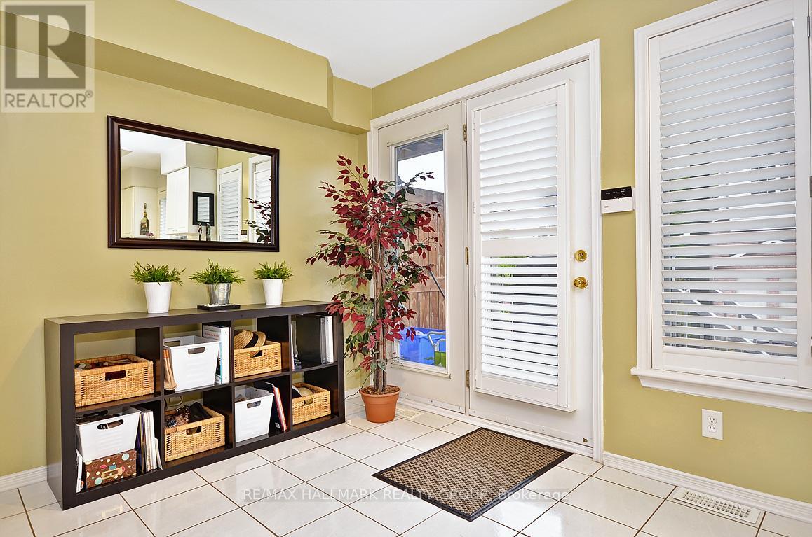 1717 Blohm Drive, Ottawa, Ontario  K1G 6N6 - Photo 2 - X12664770