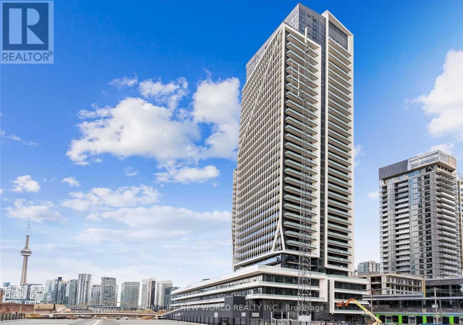 2004 - 50 ORDNANCE STREET, Toronto, Ontario