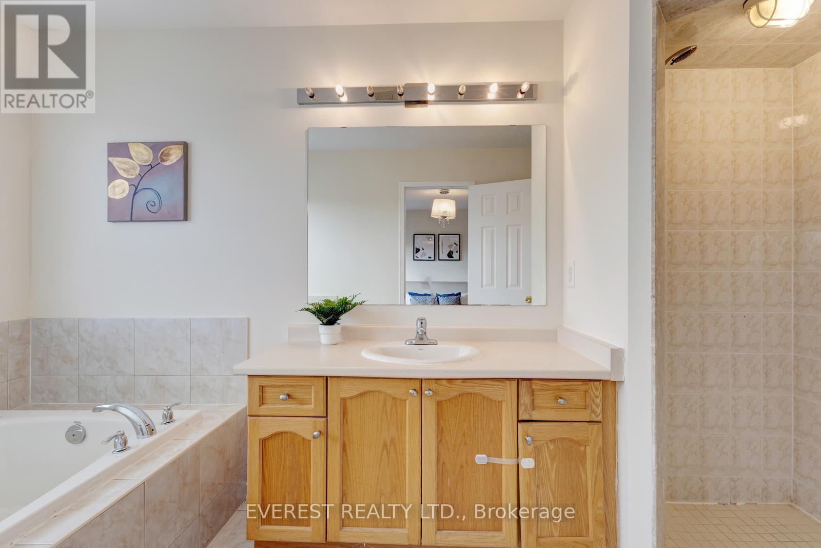 5172 Nestling Grove, Mississauga, Ontario  L5M 0L2 - Photo 37 - W12664766