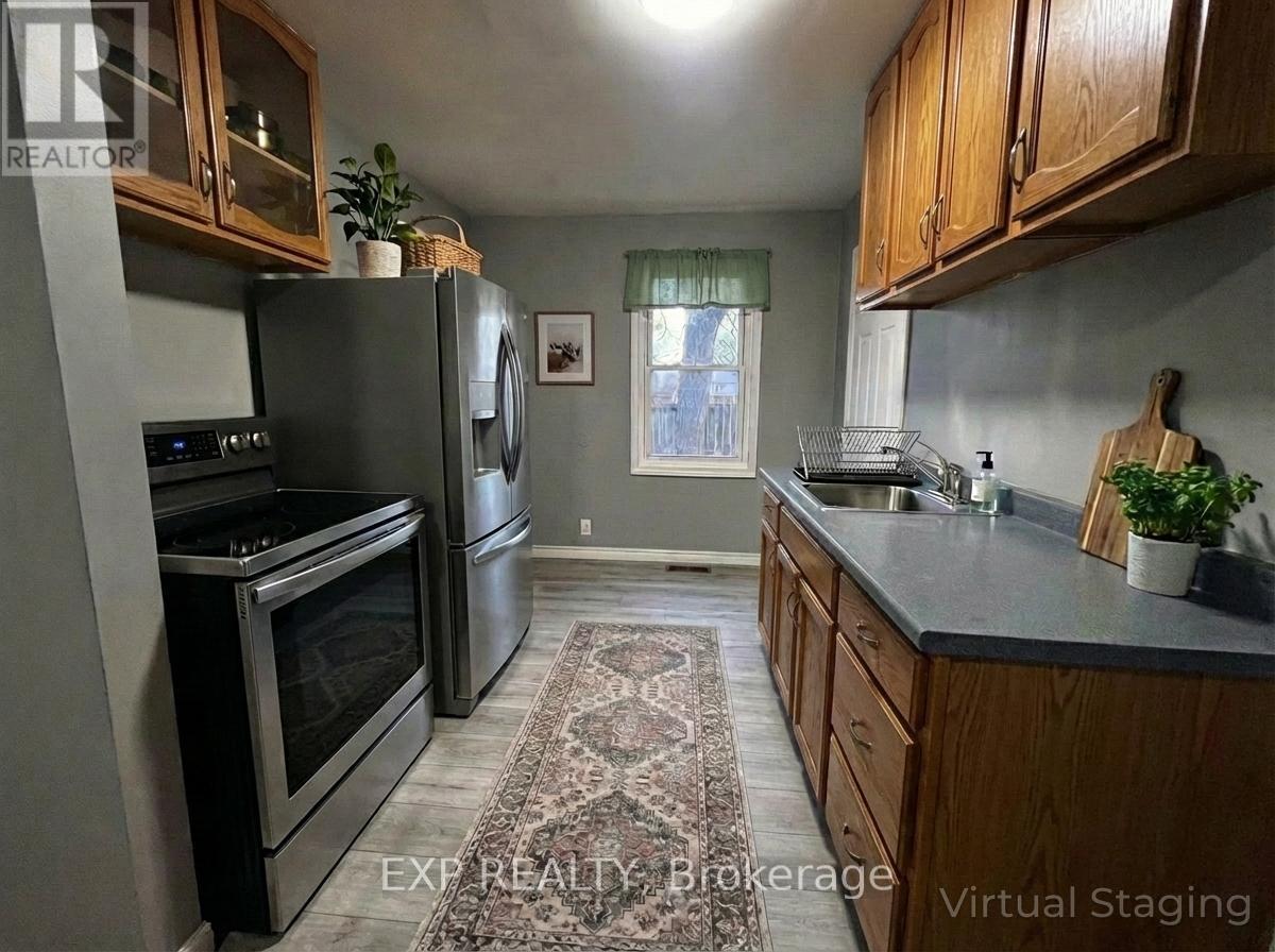 194 Furnival Road, West Elgin, Ontario  N0L 2C0 - Photo 16 - X12664774