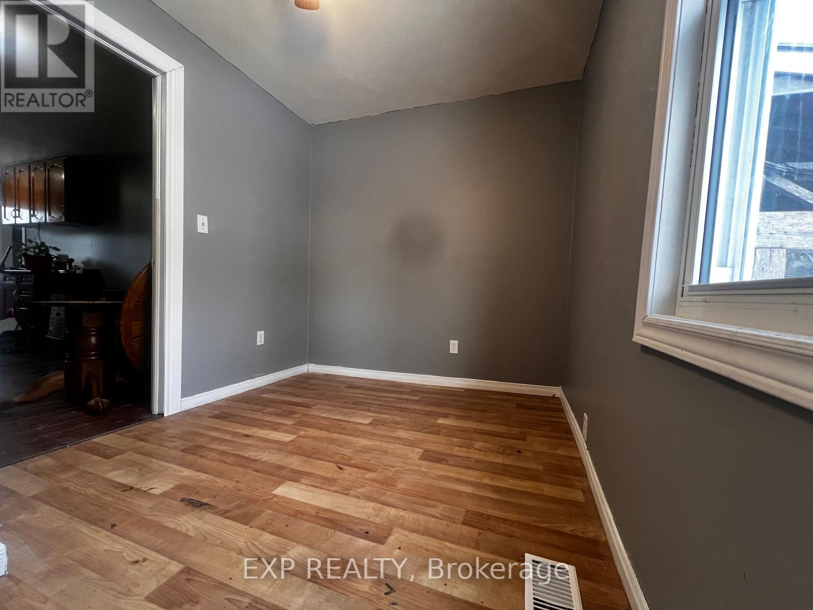 194 Furnival Road, West Elgin, Ontario  N0L 2C0 - Photo 19 - X12664774