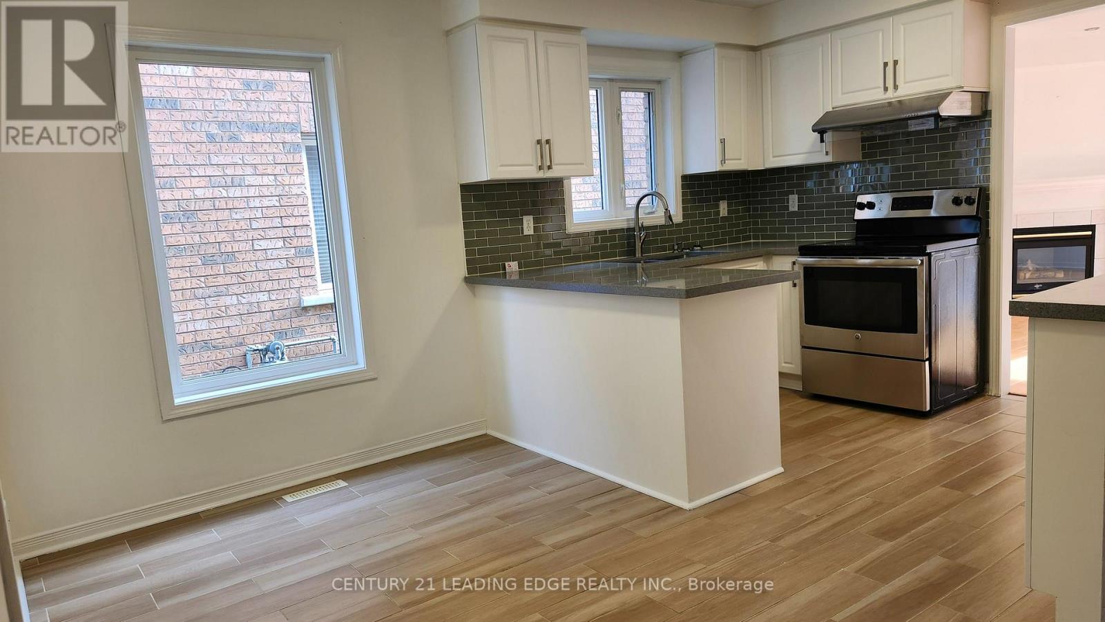 7 Angela Court, Markham, Ontario  L3S 4K8 - Photo 3 - N12594632