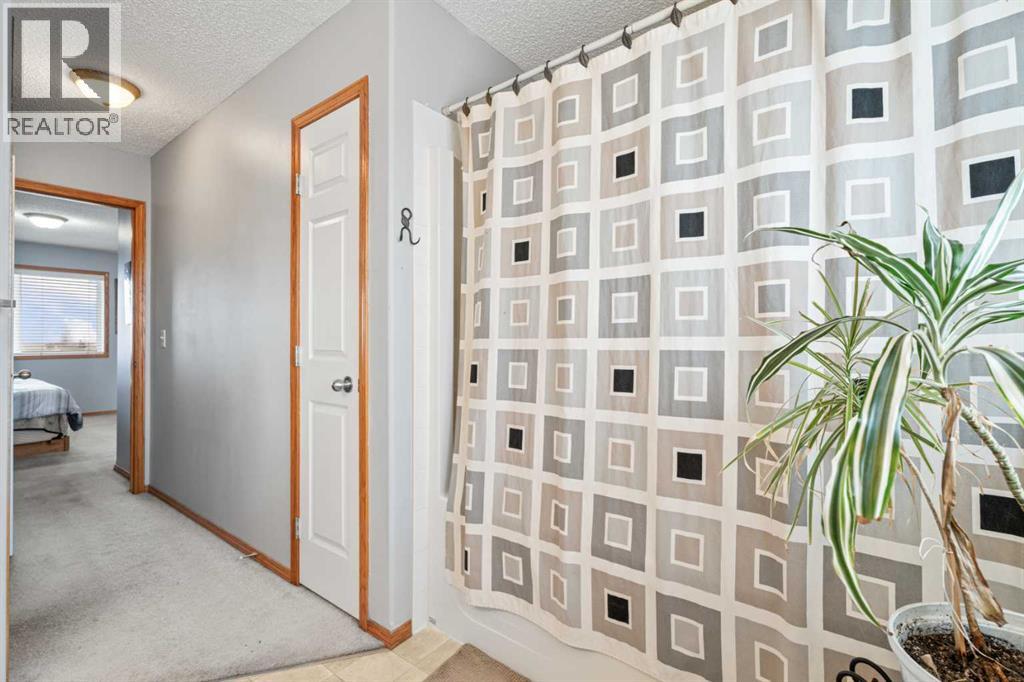 51 Westfall Crescent, Okotoks, Alberta  T1S 1V5 - Photo 30 - A2271196
