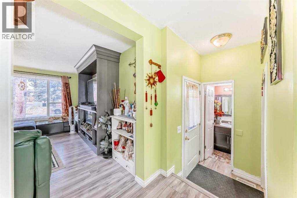 6411 26 Avenue Ne, Calgary, Alberta  T1Y 4H2 - Photo 3 - A2271246