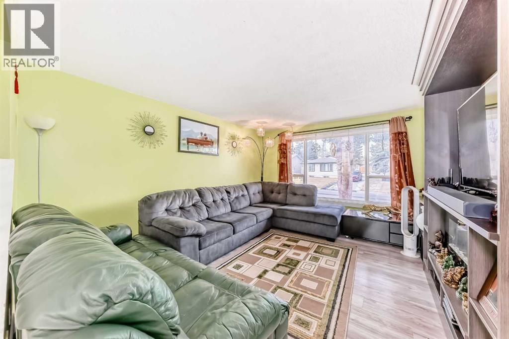 6411 26 Avenue Ne, Calgary, Alberta  T1Y 4H2 - Photo 11 - A2271246