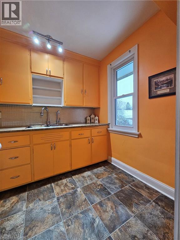 379 St. Leger Street, Kitchener, Ontario  N2H 4M8 - Photo 9 - 40796165