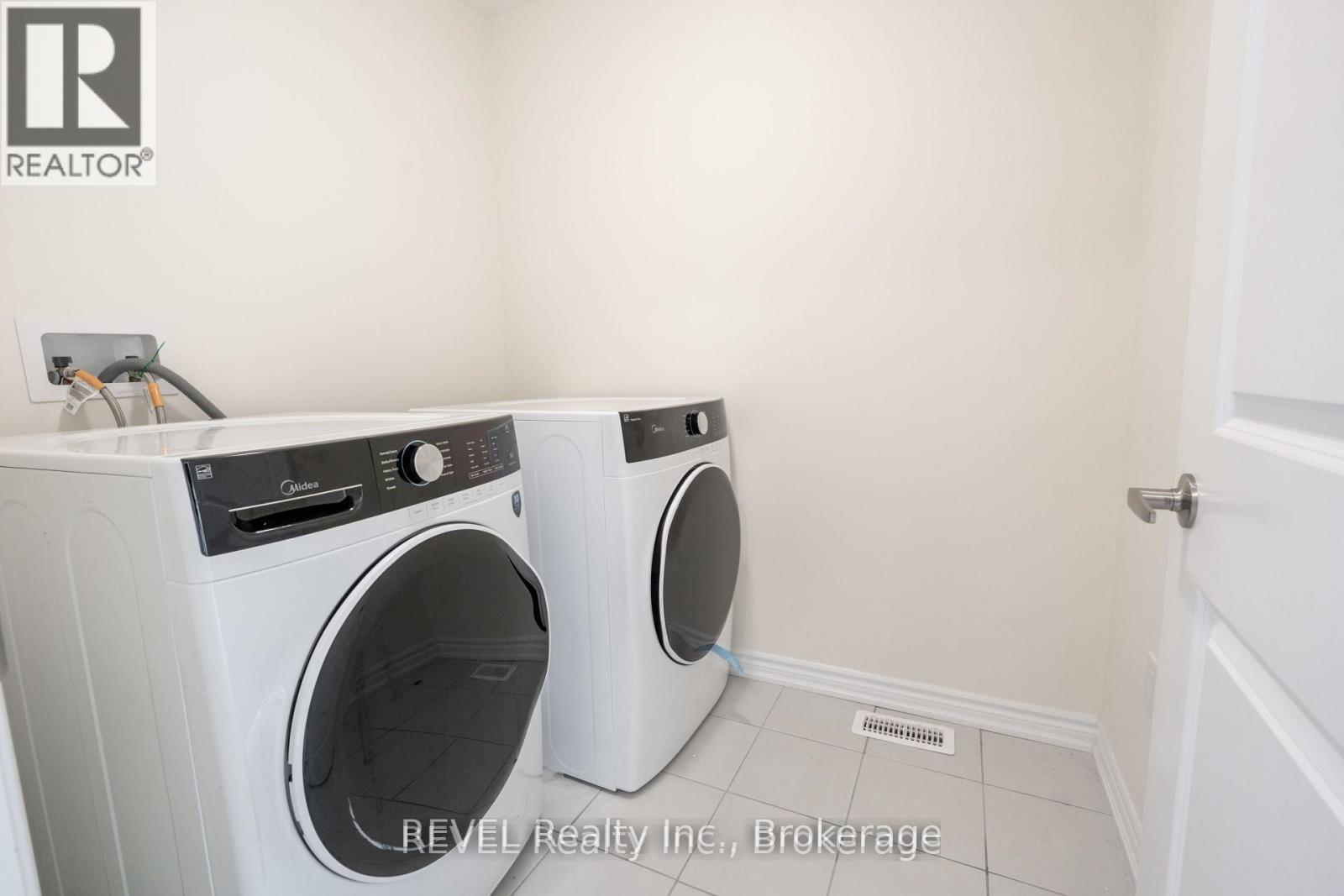 52 Ever Sweet Way, Thorold, Ontario  L2V 0R6 - Photo 16 - X12664834