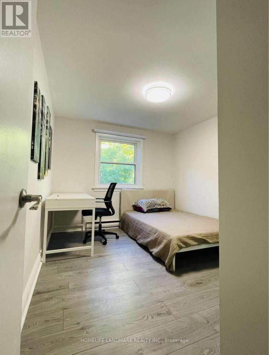 2nd Floor One Room - 166 Chaplin Crescent, Toronto, Ontario  M5P 1B3 - Photo 11 - C12664824