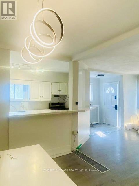 2nd Floor One Room - 166 Chaplin Crescent, Toronto, Ontario  M5P 1B3 - Photo 2 - C12664824