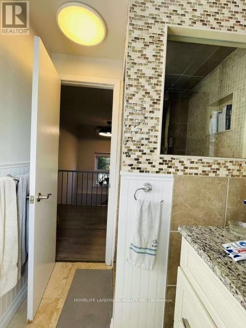 2nd Floor One Room - 166 Chaplin Crescent, Toronto, Ontario  M5P 1B3 - Photo 6 - C12664824