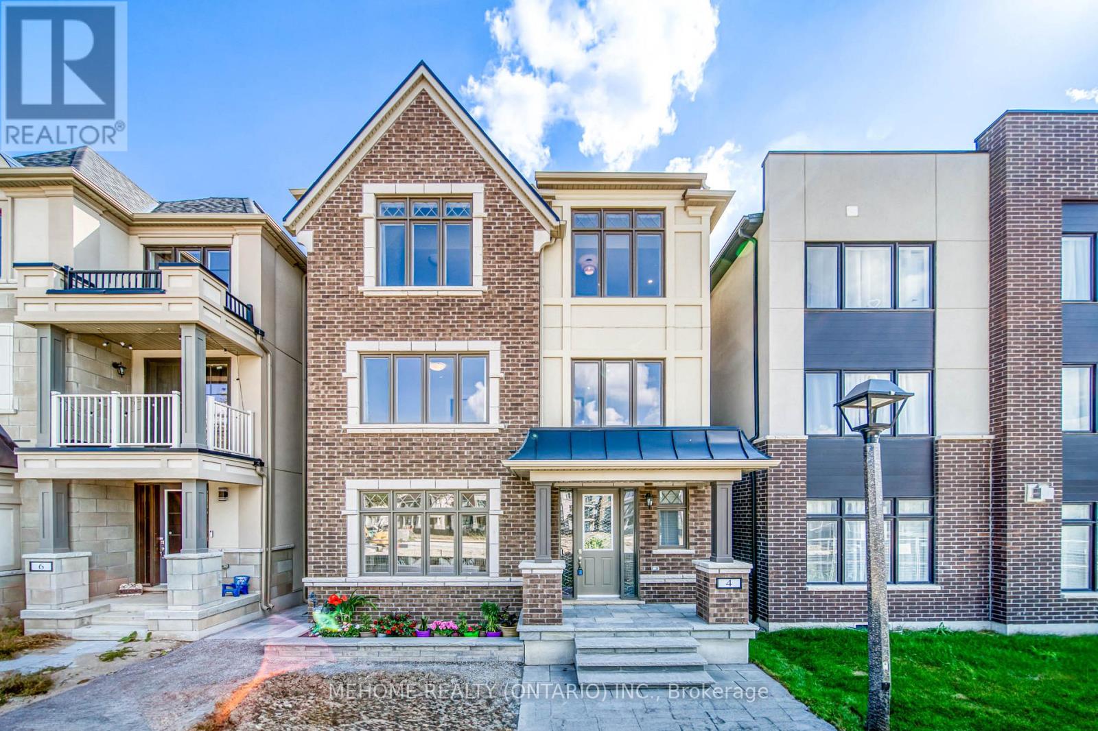 4 PEVENSEY LANE N, Markham, Ontario