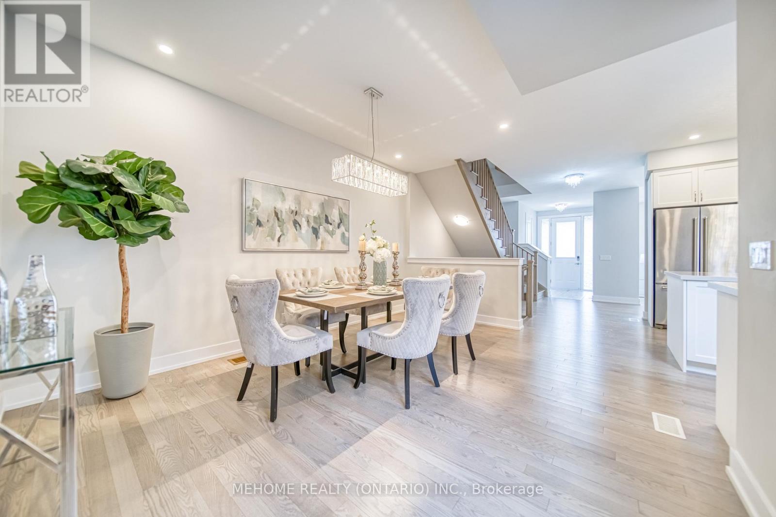 4 Pevensey Lane N, Markham, Ontario  L6C 1N6 - Photo 16 - N12664808