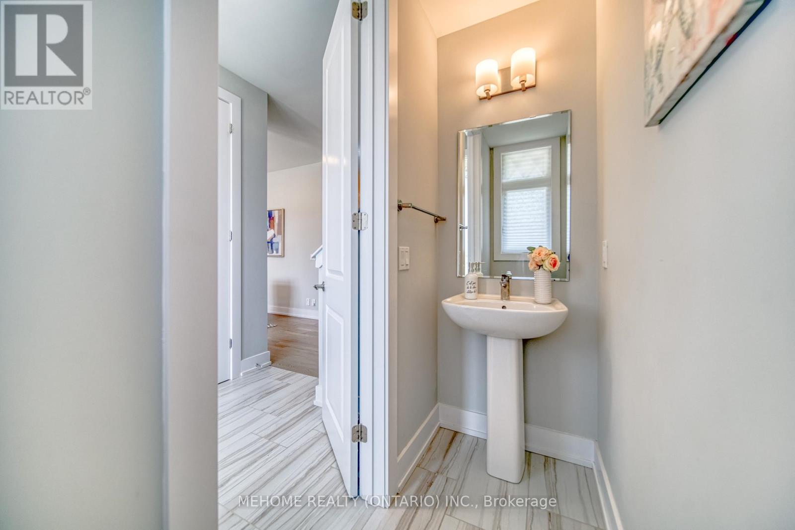 4 Pevensey Lane N, Markham, Ontario  L6C 1N6 - Photo 18 - N12664808