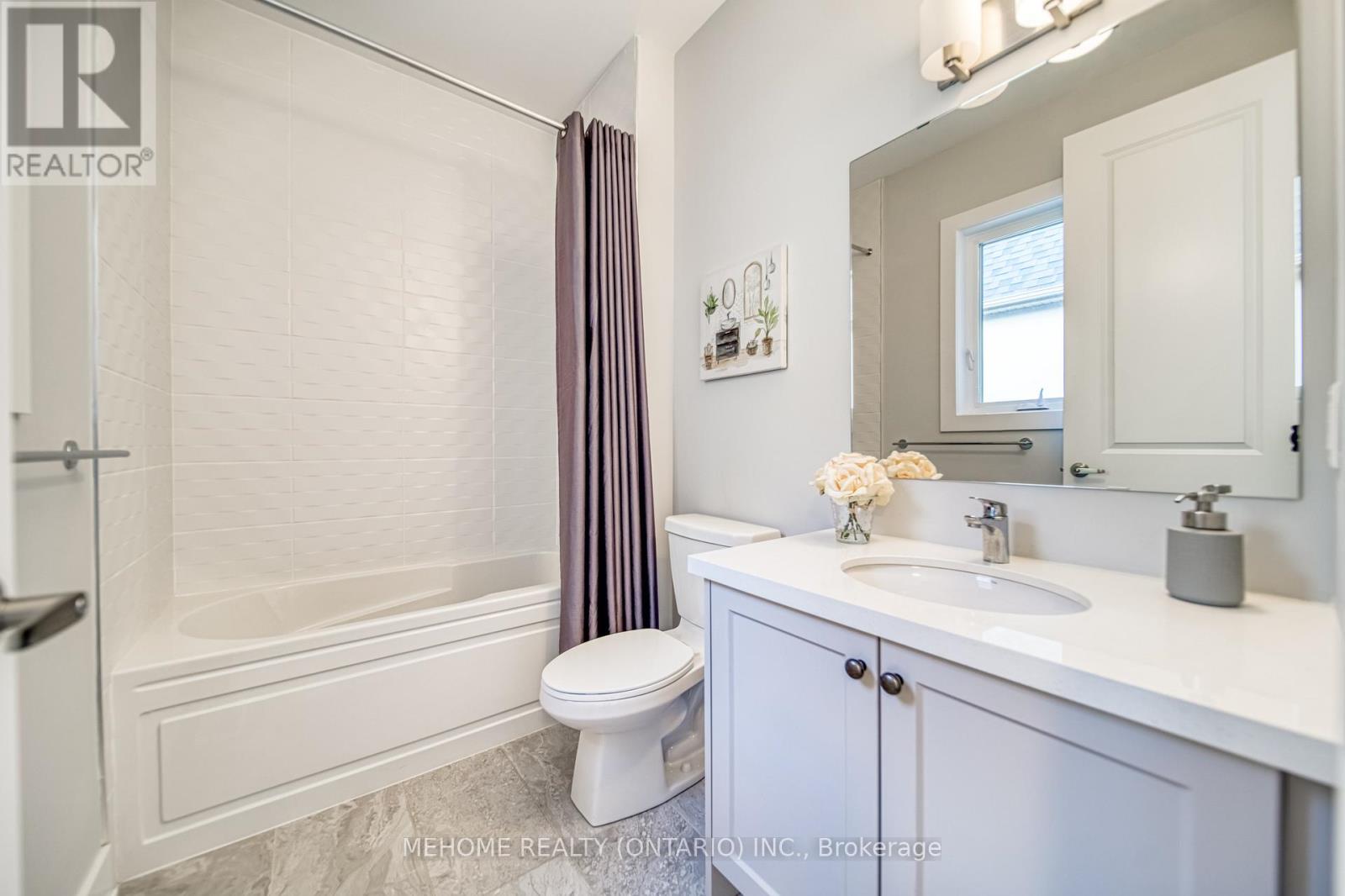 4 Pevensey Lane N, Markham, Ontario  L6C 1N6 - Photo 23 - N12664808