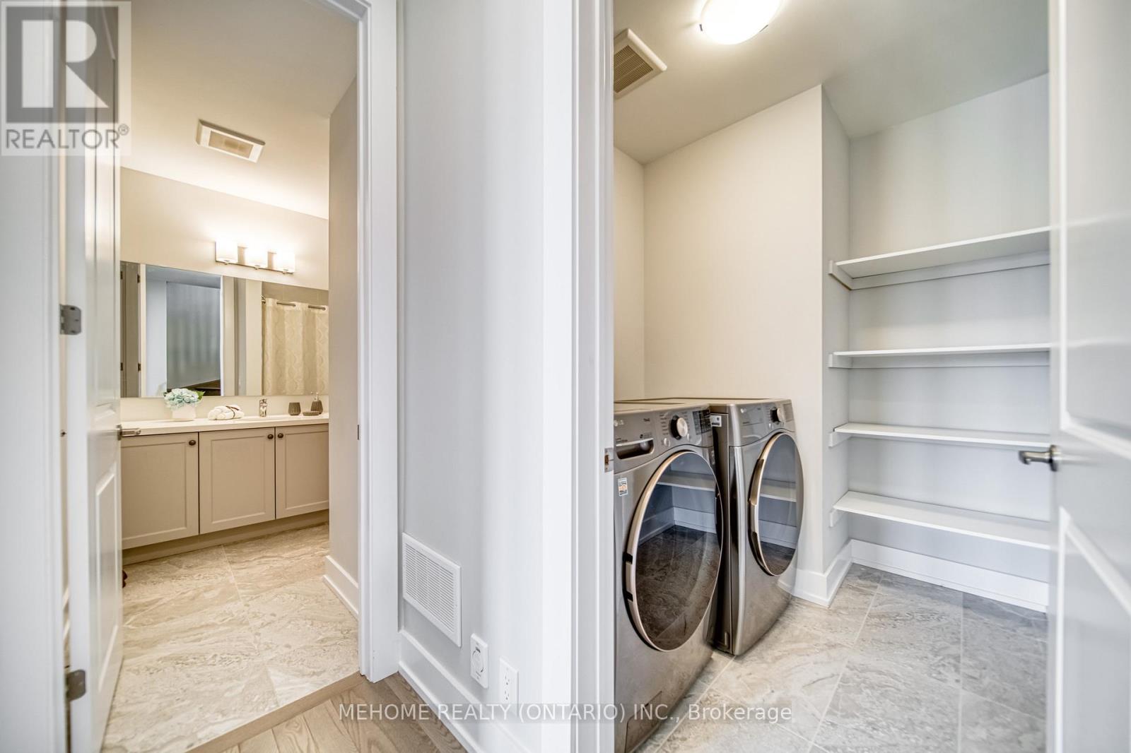 4 Pevensey Lane N, Markham, Ontario  L6C 1N6 - Photo 26 - N12664808