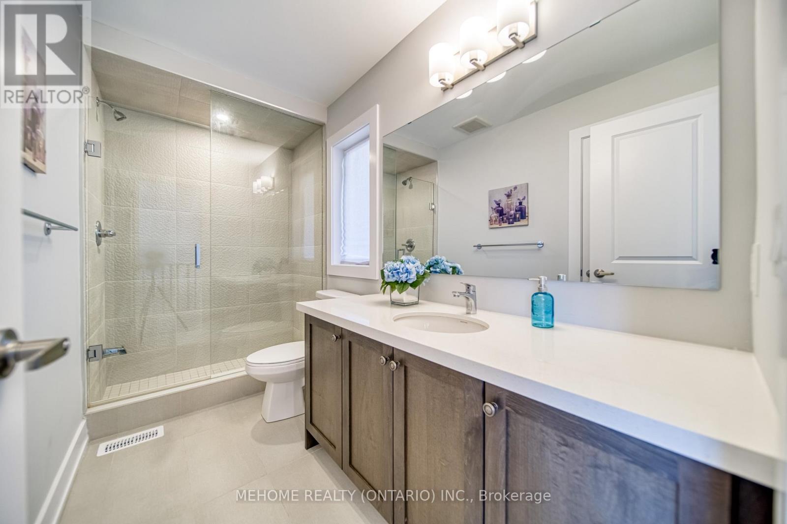 4 Pevensey Lane N, Markham, Ontario  L6C 1N6 - Photo 33 - N12664808