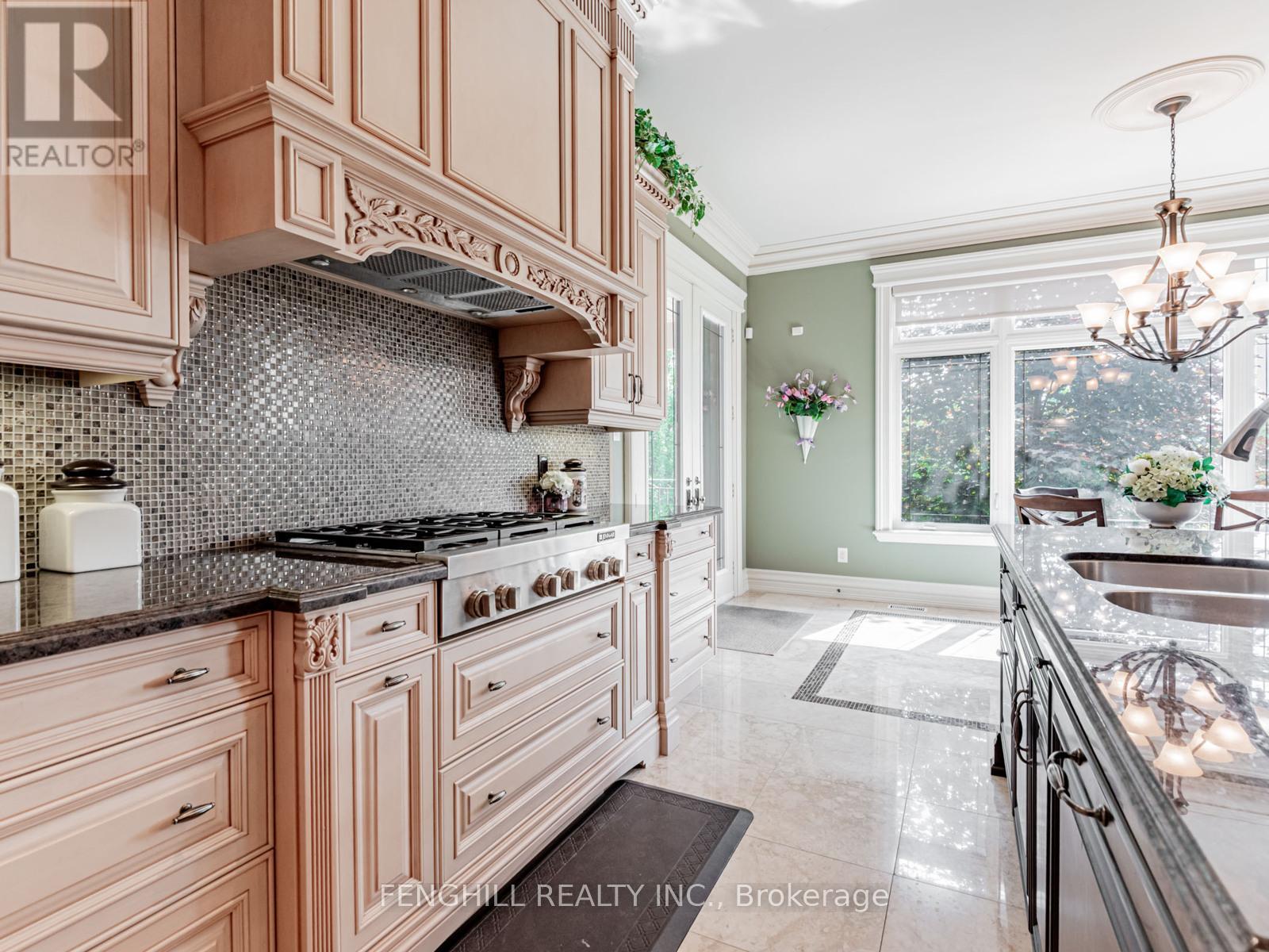 11 Macleod Estate Court, Richmond Hill, Ontario  L4E 0B1 - Photo 11 - N12664810