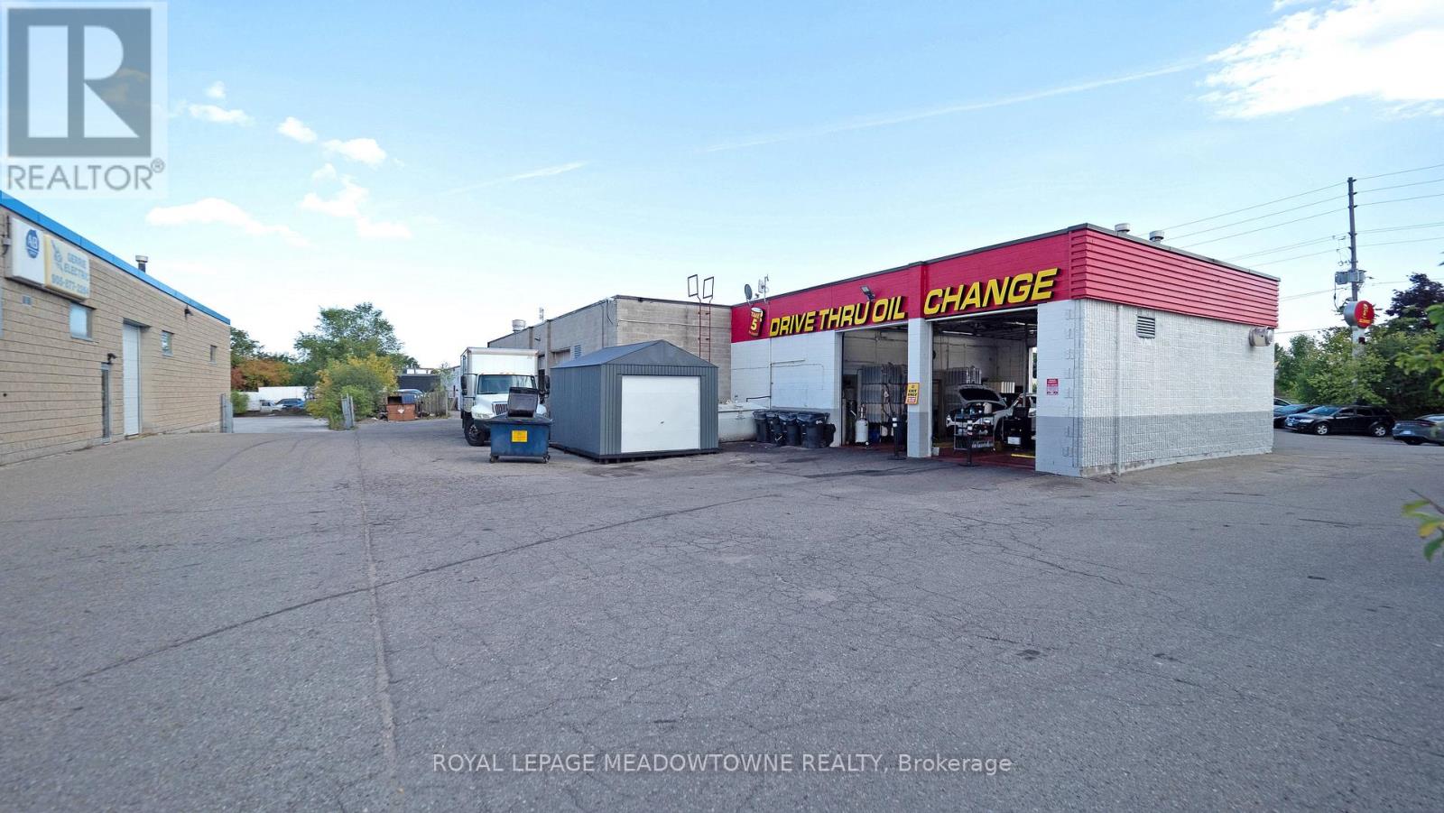 341 Guelph Street, Halton Hills, Ontario  L7G 4B6 - Photo 11 - W12664814