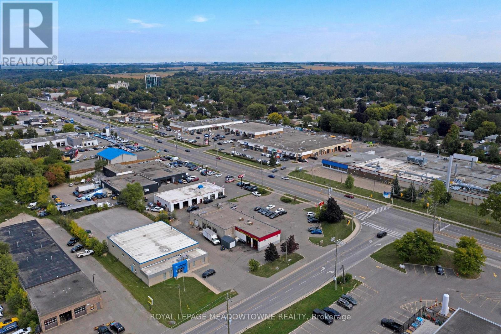 341 Guelph Street, Halton Hills, Ontario  L7G 4B6 - Photo 13 - W12664814