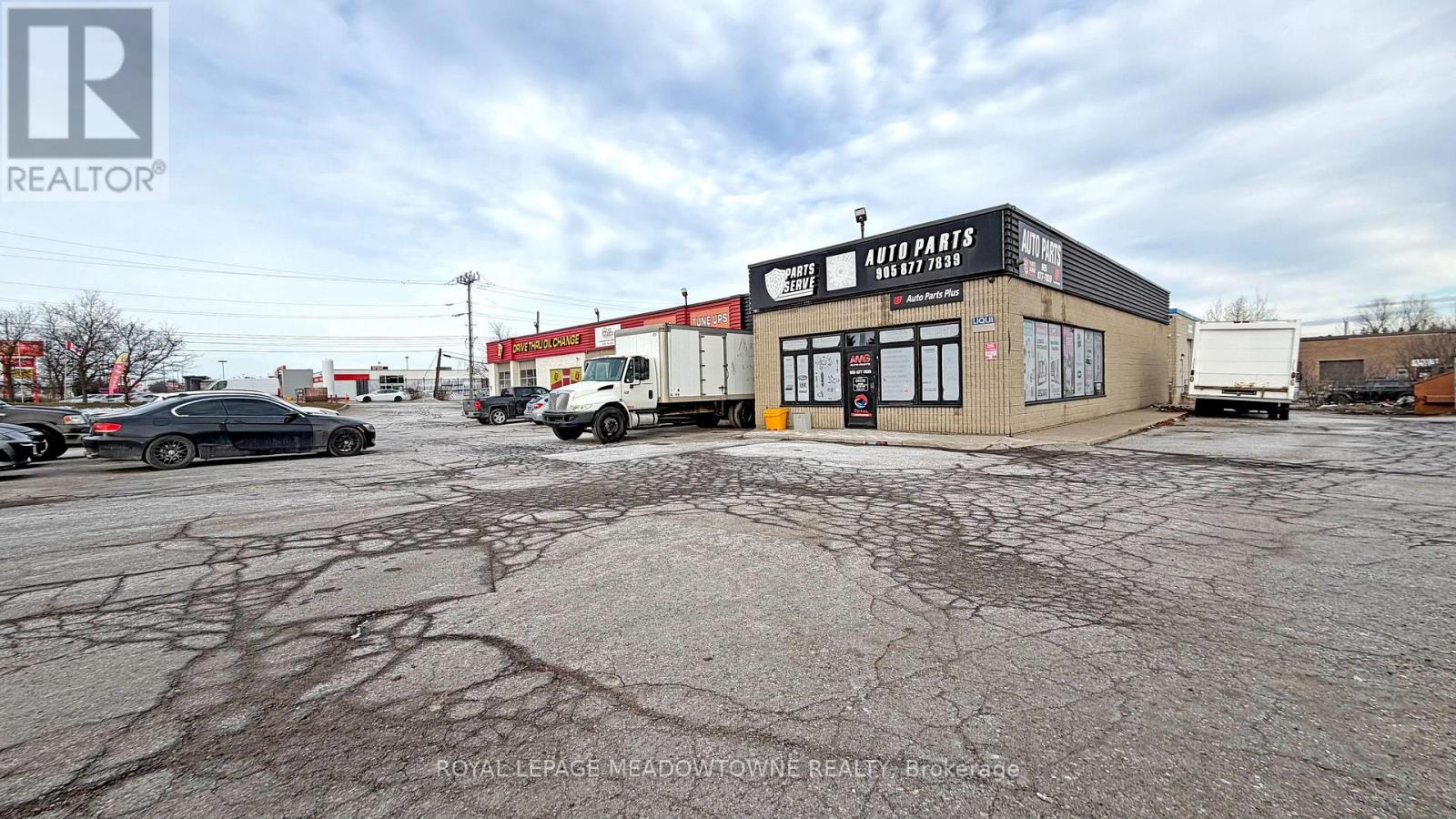 341 Guelph Street, Halton Hills, Ontario  L7G 4B6 - Photo 17 - W12664814