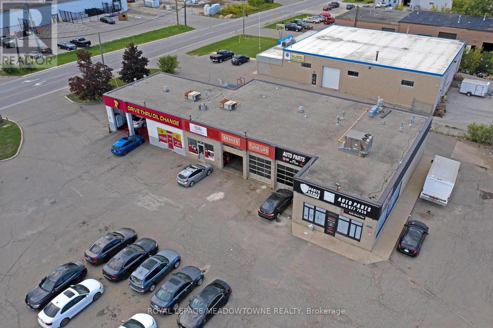 341 Guelph Street, Halton Hills, Ontario  L7G 4B6 - Photo 5 - W12664814