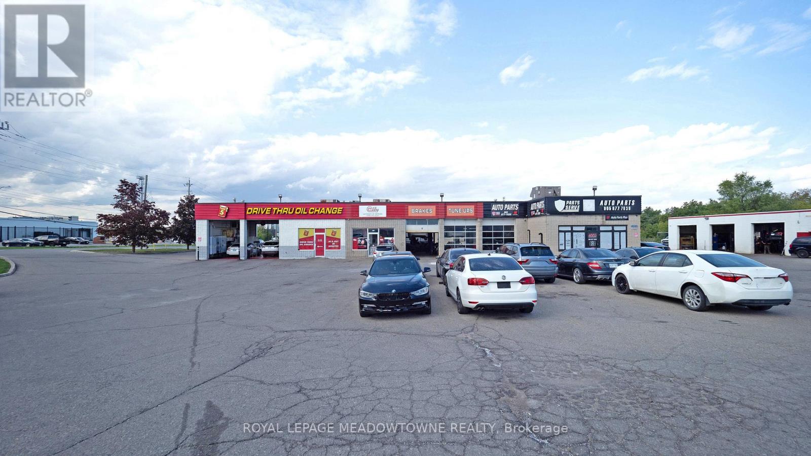 341 Guelph Street, Halton Hills, Ontario  L7G 4B6 - Photo 9 - W12664814