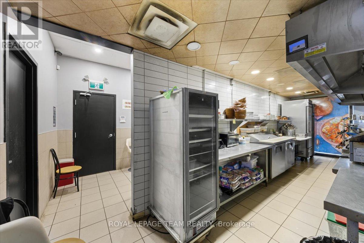 3059 Carling Avenue, Ottawa, Ontario K2B 7K4 - Photo 18 - X12664848