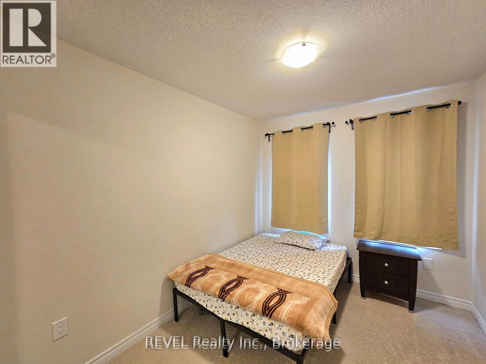 Upper - 16 Concord Drive, Thorold, Ontario  L2V 0K9 - Photo 11 - X12664886
