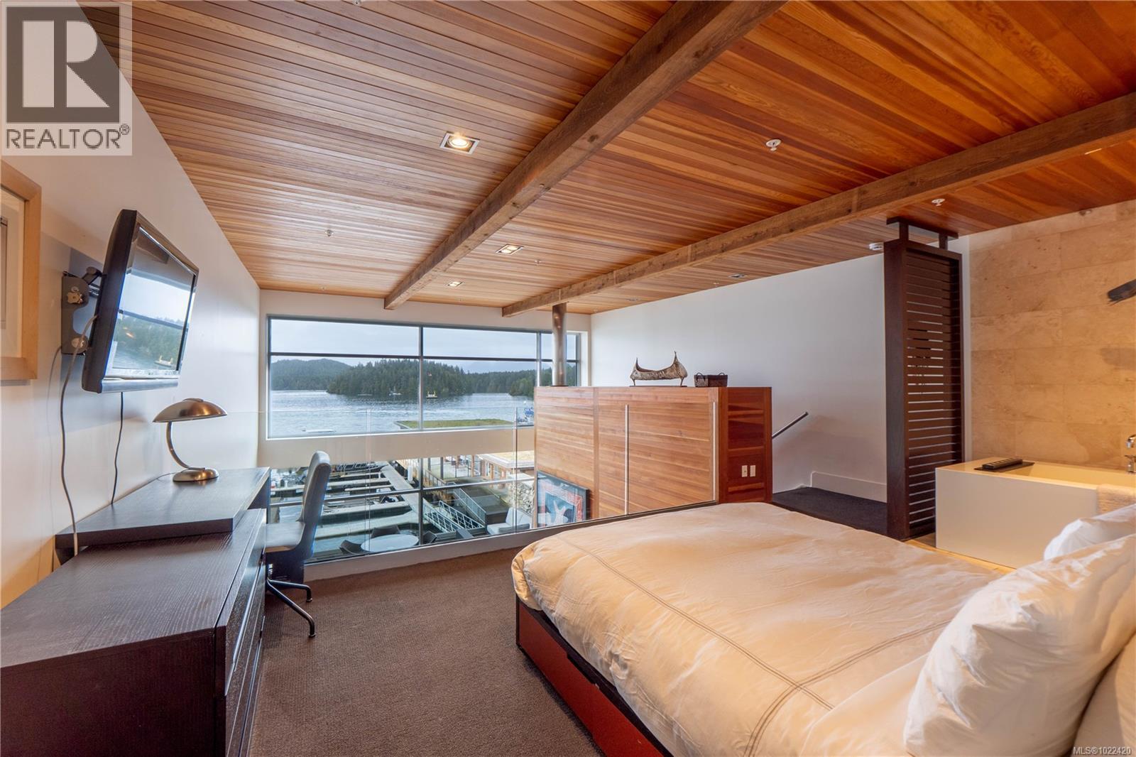 304 368 Main St, Tofino, British Columbia V0R 2Z0 - Photo 21 - 1022420