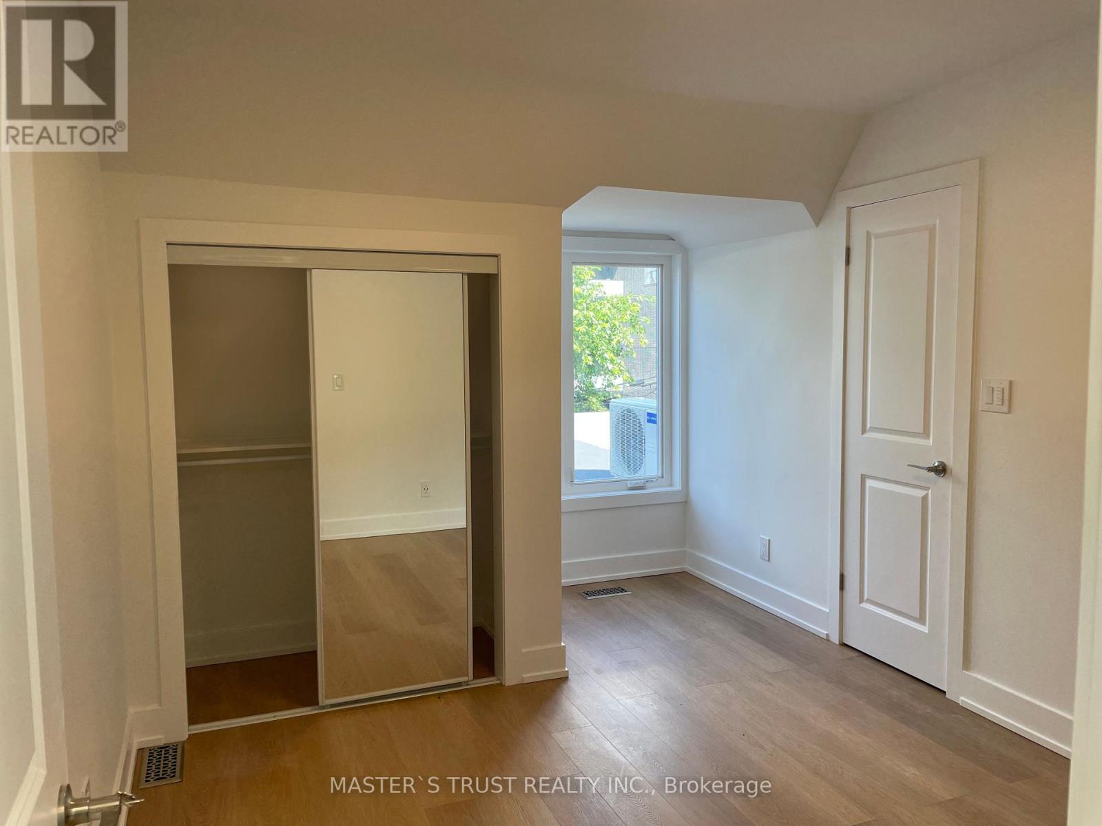 Unit2 - 370 Lippincott Street, Toronto, Ontario  M5S 2P7 - Photo 15 - C12664860