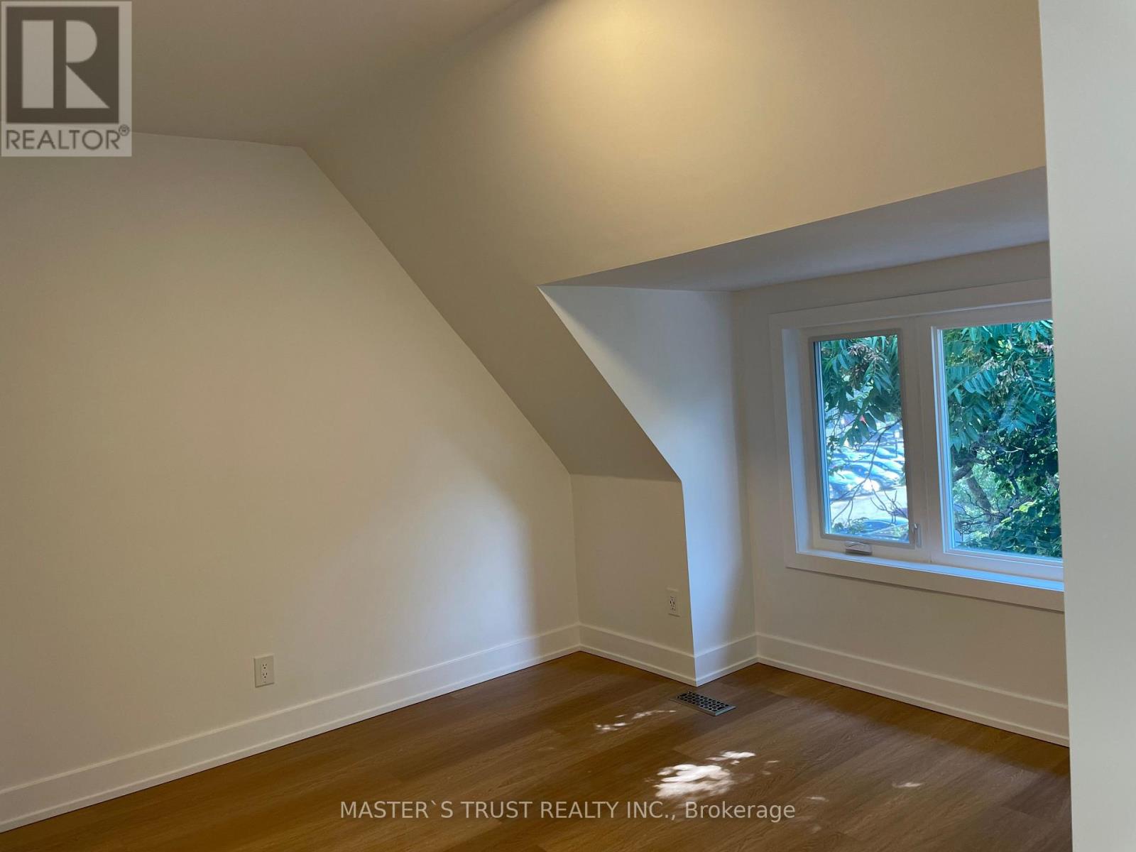 Unit2 - 370 Lippincott Street, Toronto, Ontario  M5S 2P7 - Photo 16 - C12664860