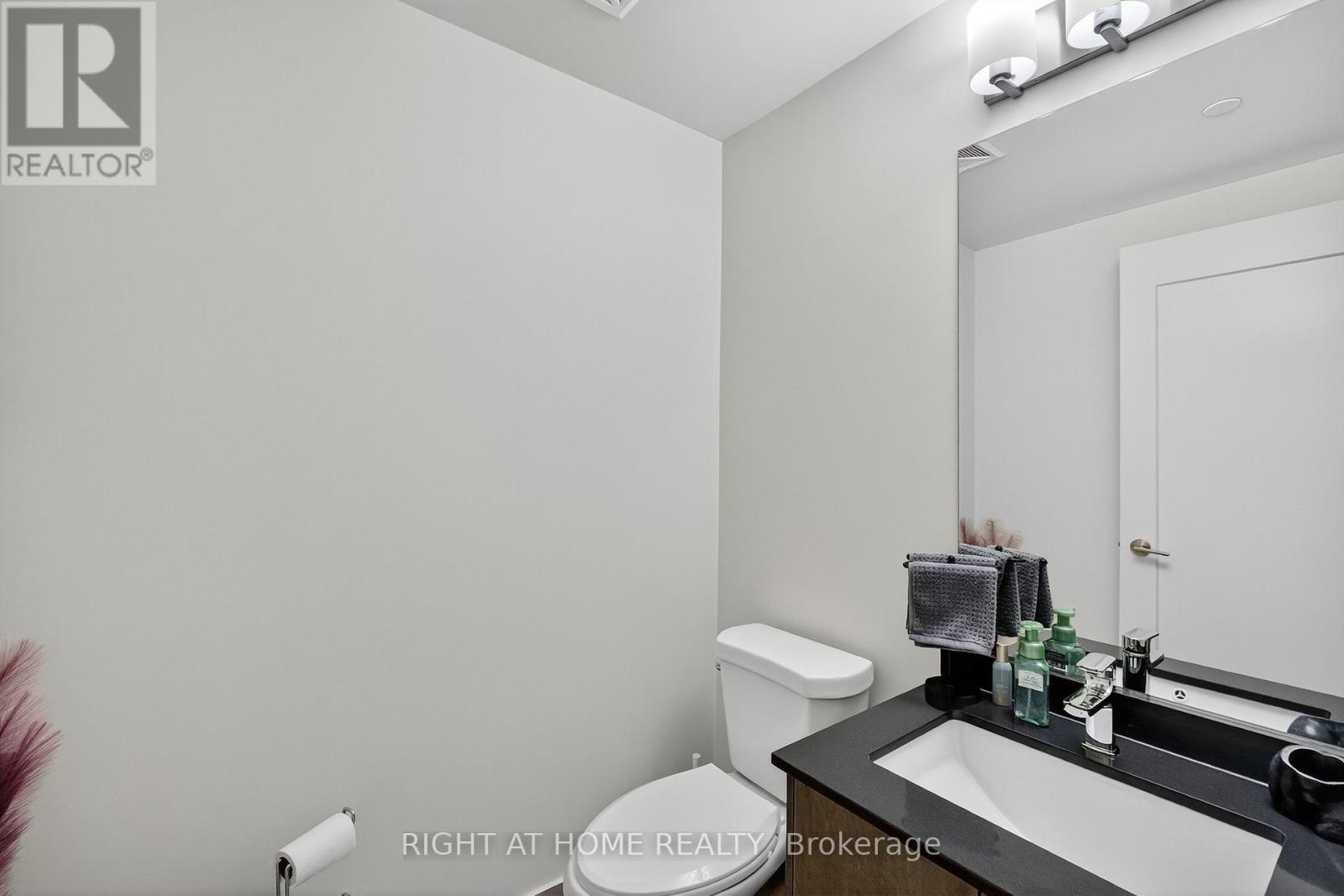 215 - 8960 Jane Street, Vaughan, Ontario  L4K 0N9 - Photo 11 - N12664852