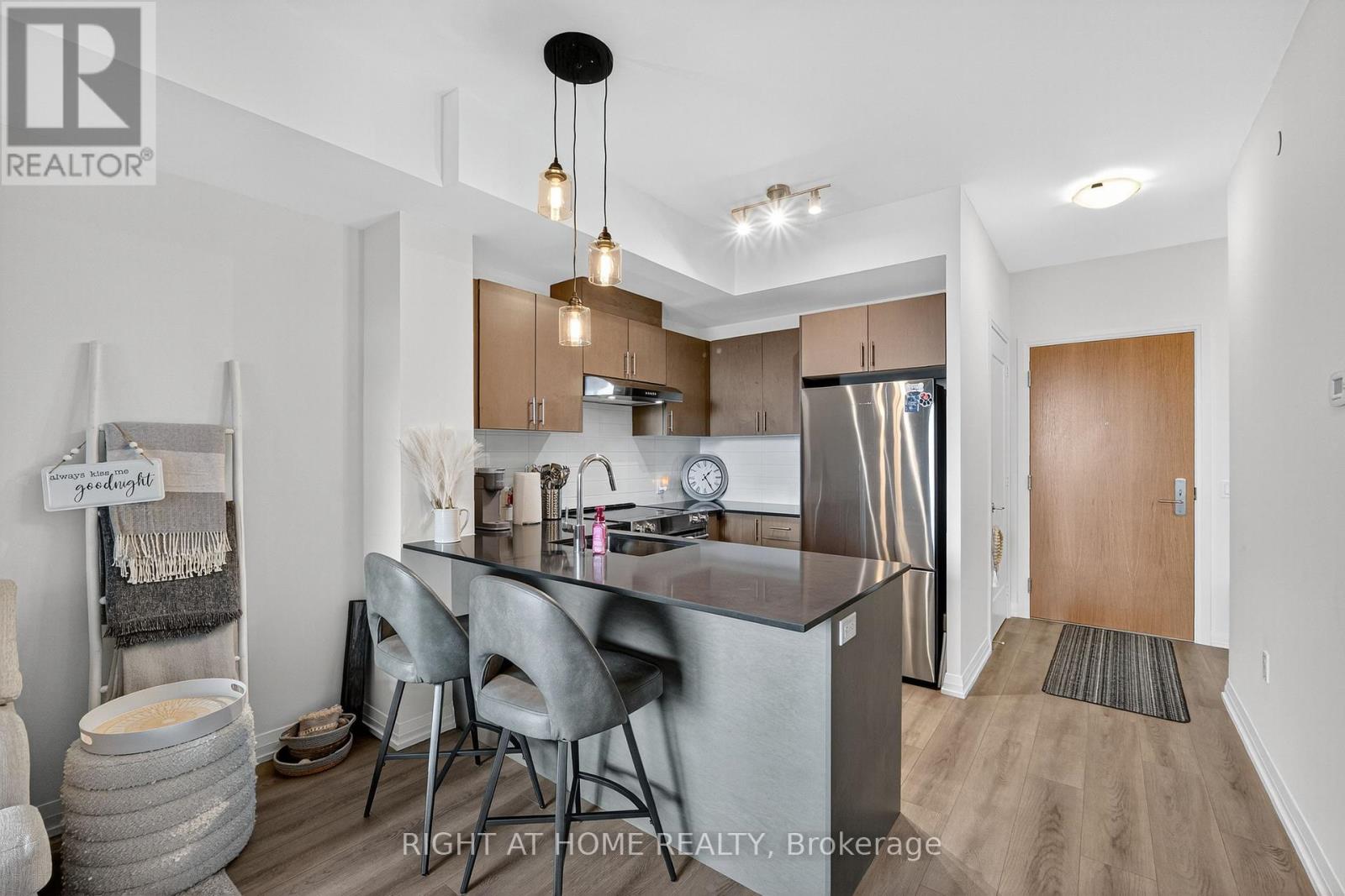 215 - 8960 Jane Street, Vaughan, Ontario  L4K 0N9 - Photo 3 - N12664852