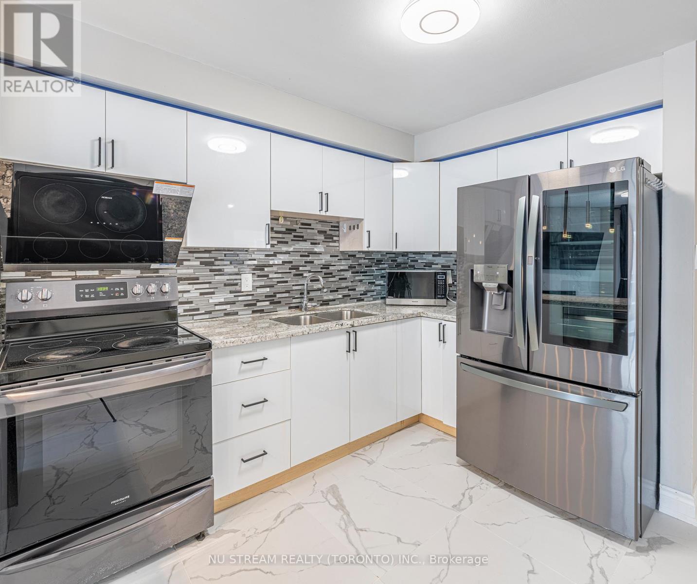 40 Bedale Crescent, Markham, Ontario  L3R 3N7 - Photo 10 - N12664896