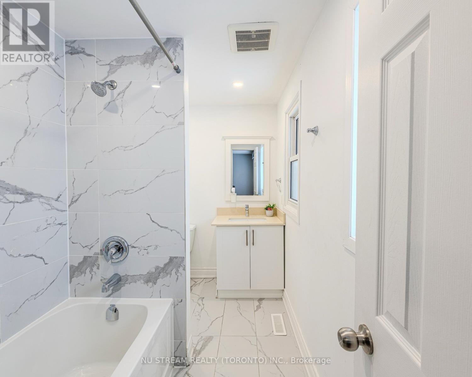 40 Bedale Crescent, Markham, Ontario  L3R 3N7 - Photo 17 - N12664896