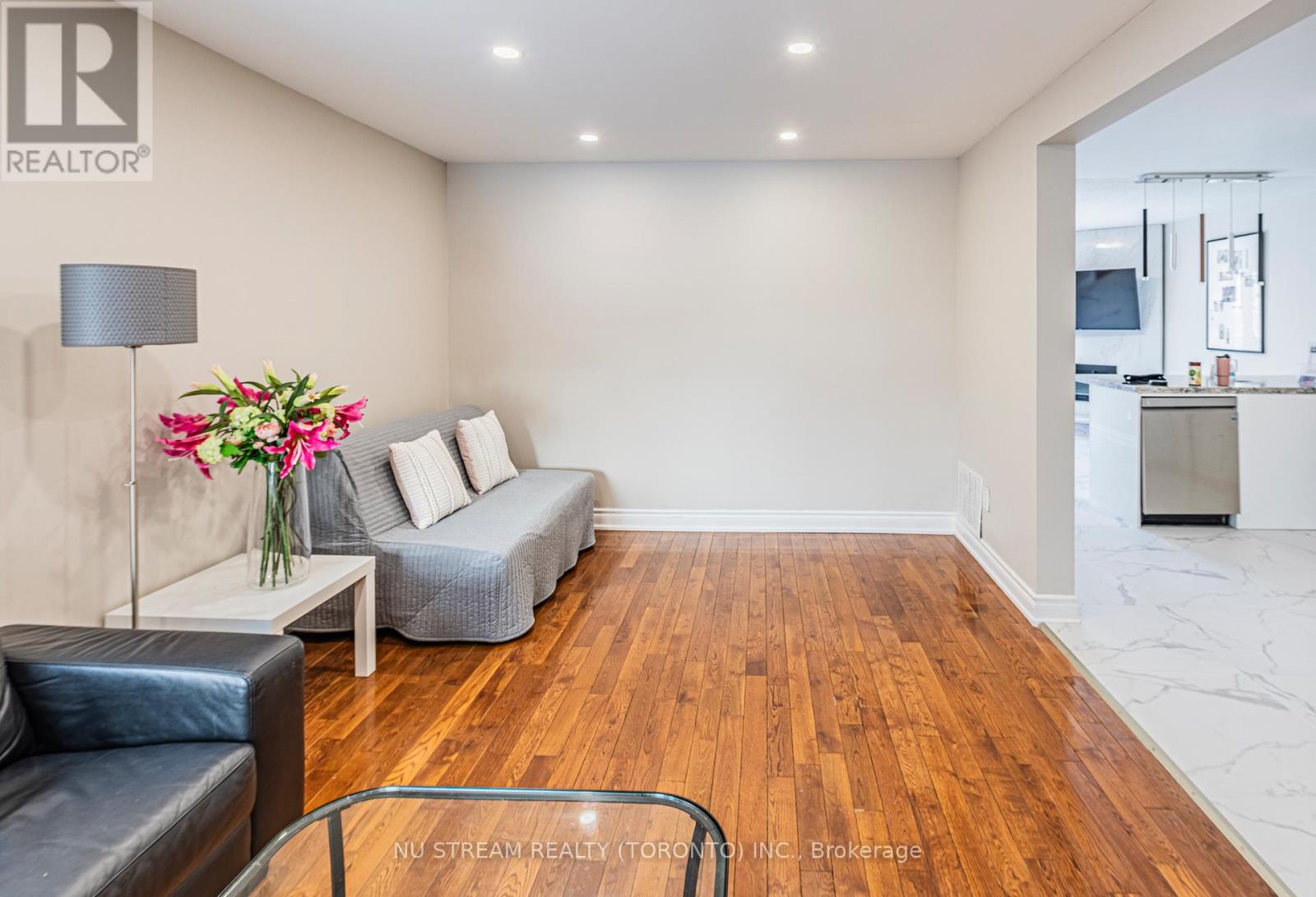 40 Bedale Crescent, Markham, Ontario  L3R 3N7 - Photo 7 - N12664896