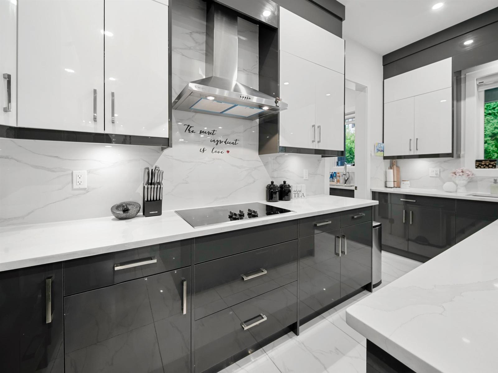 16158 96b Avenue, Surrey, British Columbia  V4N 5X2 - Photo 15 - R3076087