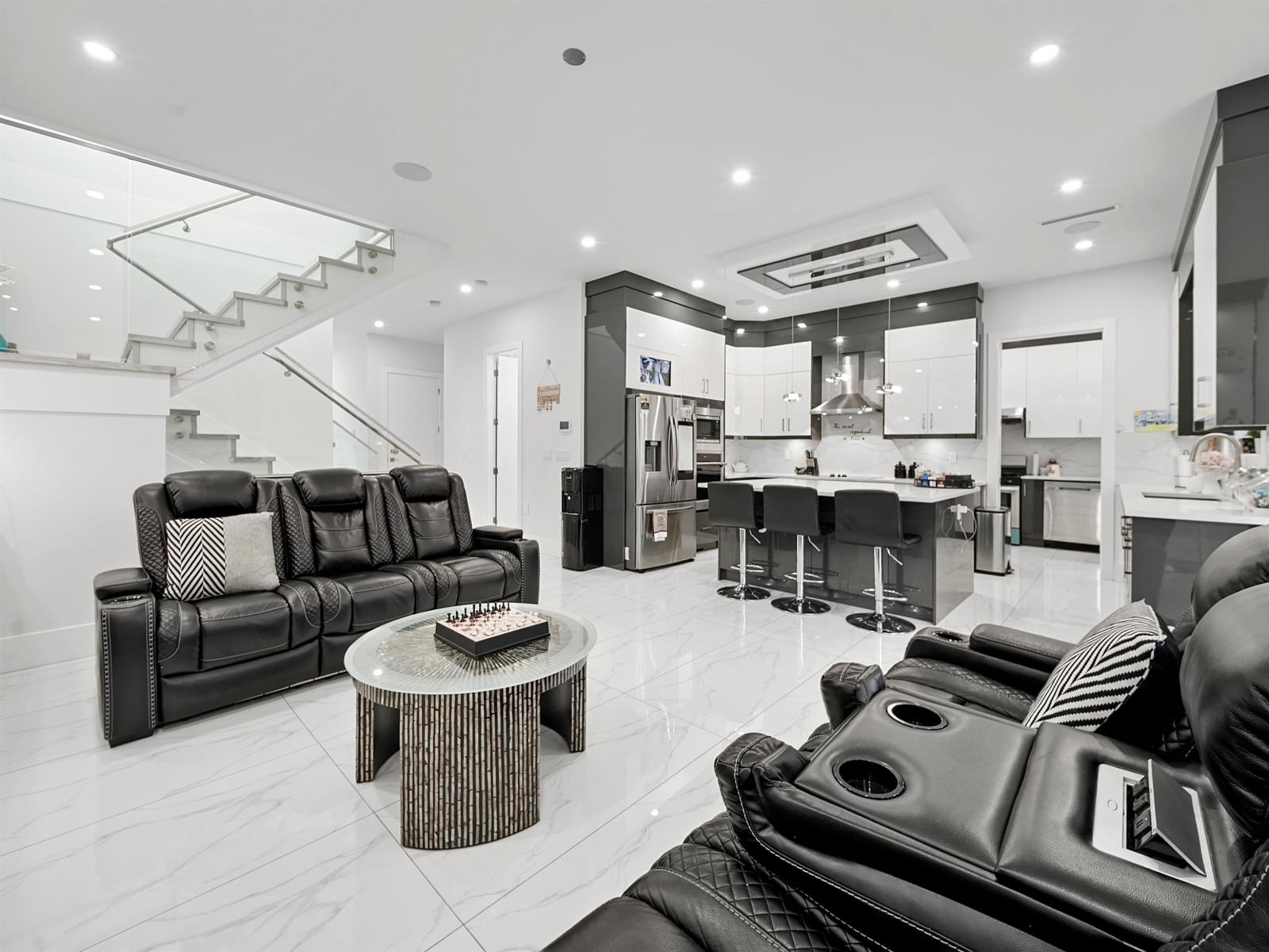 16158 96b Avenue, Surrey, British Columbia  V4N 5X2 - Photo 6 - R3076087