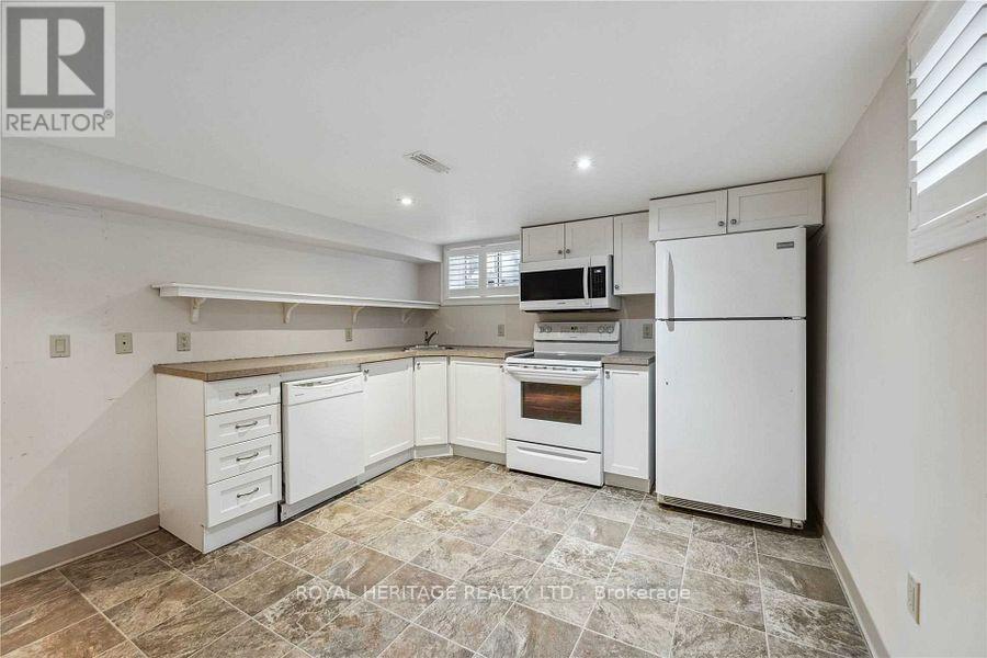 115 Albert Street N, Kawartha Lakes, Ontario  K9V 4K6 - Photo 6 - X12664840