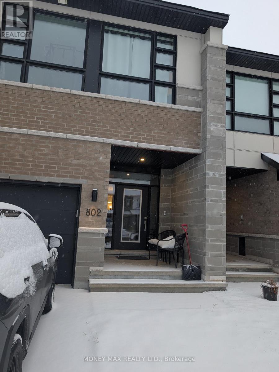 802 SOLARIUM AVENUE, Ottawa, Ontario