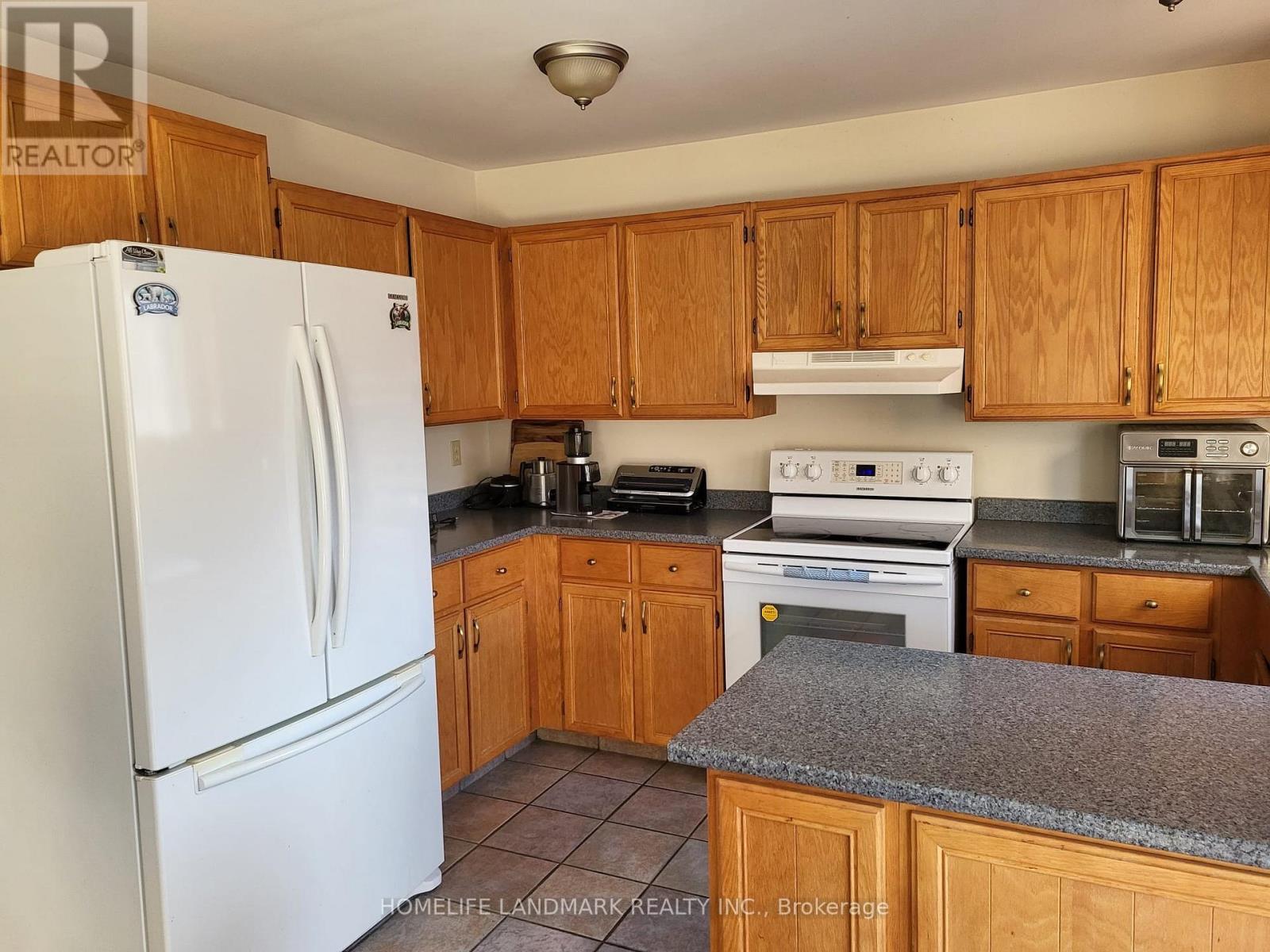 953 Lancaster Drive, Kingston, Ontario  K7P 2A4 - Photo 11 - X12664872