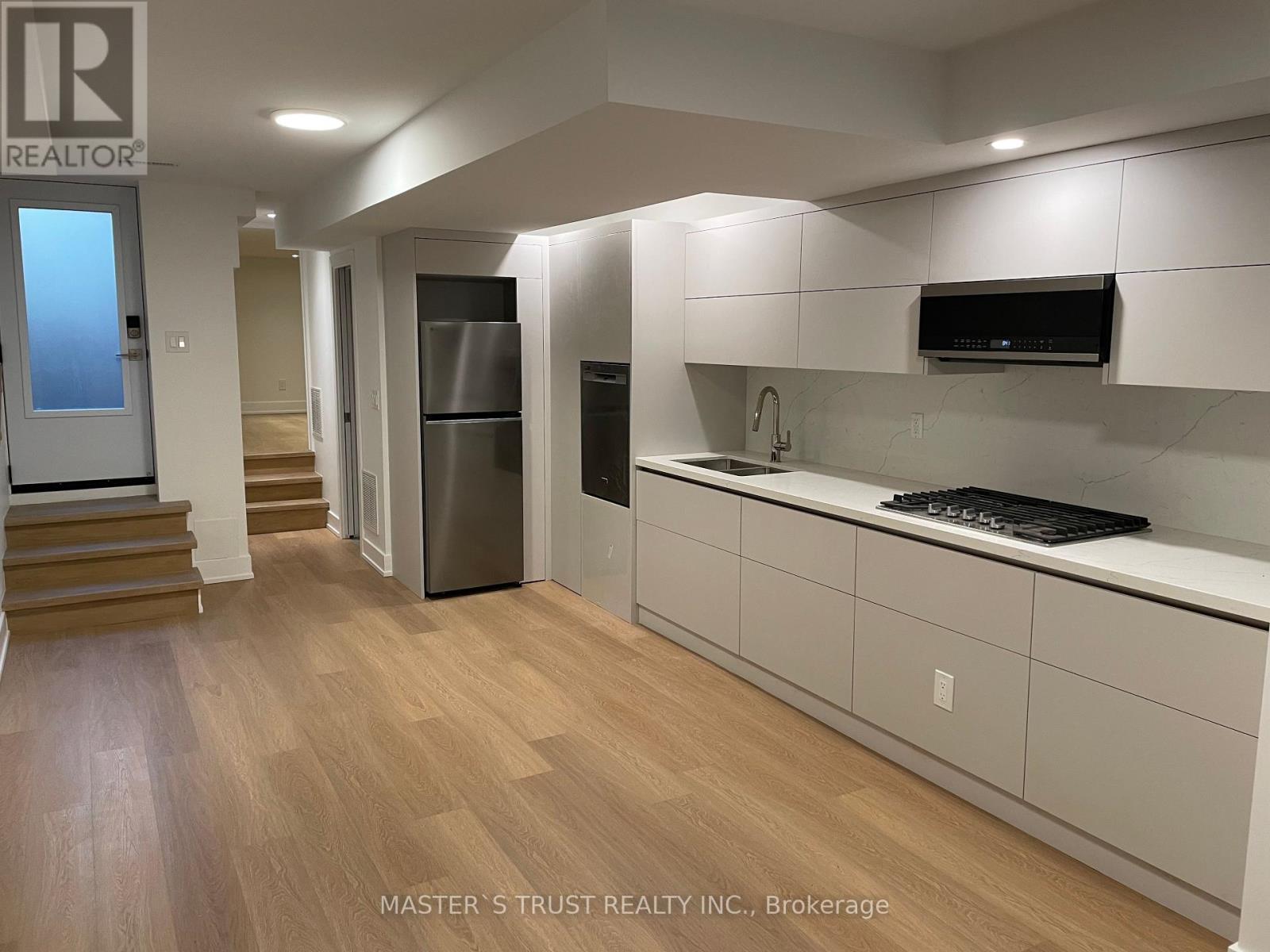 Lower Unit - 370 Lippincott Street, Toronto, Ontario  M5S 2P7 - Photo 3 - C12664908