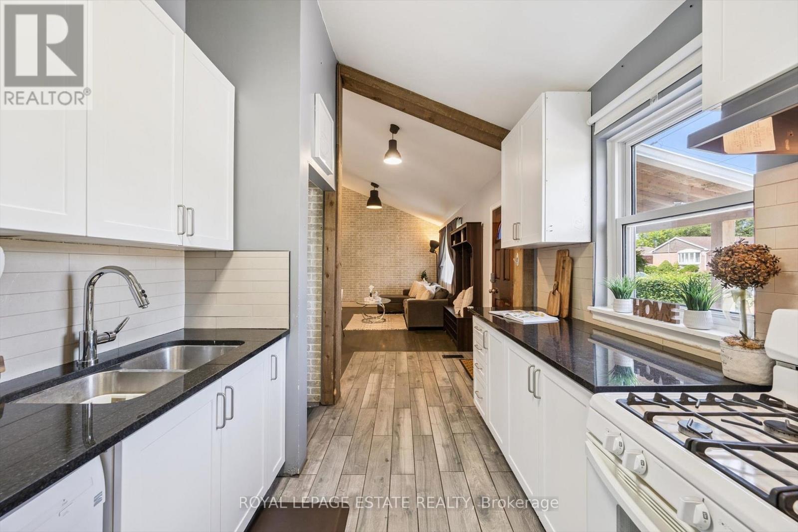 57 Nanwood Drive, Brampton, Ontario  L6W 1M1 - Photo 11 - W12664904