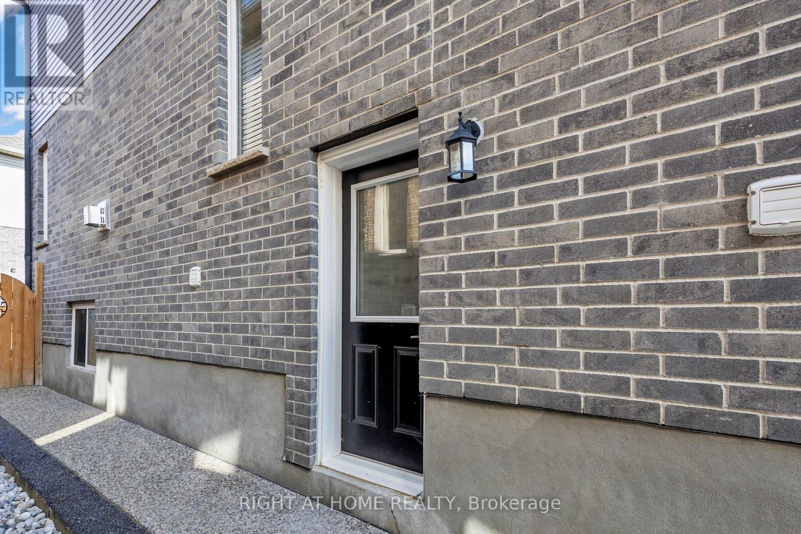 321 Carriage Way, Waterloo, Ontario  N2K 0C2 - Photo 36 - X12664900